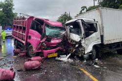 Kecelakaan Maut 2 Truk Tabrakan di Kubu Raya, 1 Orang Tewas 2 Luka-Luka