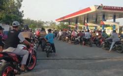 Warga Jember Antre Berjam-jam Takut Kehabisan Stok BBM di SPBU, Pertamina Buka Suara