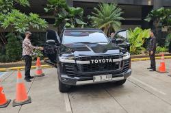 KPK Sita Mobil Land Cruiser Eks Bupati Kebumen Arif Sugiyanto, Ini Penampakannya