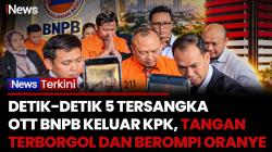 Detik-Detik 5 Tersangka OTT BNPB Keluar Gedung KPK Pakai Rompi Oranye