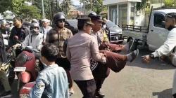 Antrean BBM di Gianyar Mengular hingga 3 Km, Warga Pingsan saat Menunggu