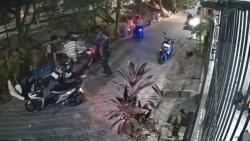 Terekam CCTV, Ayah dan 2 Anak Keroyok Remaja 14 Tahun di Makassar