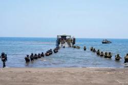 Momen Prajurit TNI AL dan Tentara Australia Mendarat di Situbondo, Rebut Sasaran di Pantai