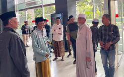 Kawal Sidang Kasus Kuota Haji, Kiai Karismatik Turun Gunung Dampingi Gus Yaqut