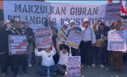 Aliansi Ulama Demo di DPRD Jatim, Dorong Wacana Pemakzulan Wapres Gibran