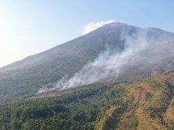 Taman Nasional Gunung Ciremai Kebakaran, Api Masih Membara hingga Sekarang!