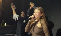 Manggung di Kalimantan, Nathalie Holscher Sumbangkan Seluruh Honor untuk Korban Karhutla