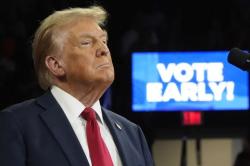 Trump Nyoblos Pemilu AS Lebih Dulu, Singgung Kecurangan
