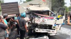 Kecelakaan 2 Truk dan Motor di Mojokerto, Sopir Terjepit hingga Patah Kaki