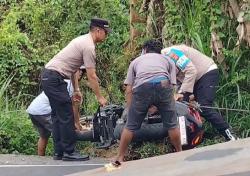 Kocak! WNA Rusia Buang Motor Sewaan gegara Emosi usai Tabrak Minibus di Gianyar