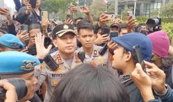 Polisi Cegat Massa Demo 28 Oktober saat Hendak Menuju Bundaran HI