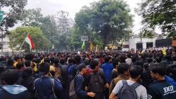 Usai Sampaikan Tuntutan, Demo Mahasiswa Bandung Raya di DPRD Jabar Bubar