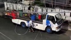 Viral Petugas Mobil Derek Polisi Buang Tumpukan Sampah di Trotoar, Kapolres Ternate Kaget