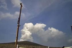 Gunung Anak Krakatau Masih Siaga, Asap Kawah Terpantau Setinggi 200 Meter
