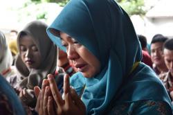 Tangisan Guru Tidak Tetap Menuntut Peningkatan Kesejahteraan