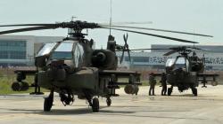 Perkuat Alutsista, Kemenhan Serahkan 8 Helikopter Apache kepada TNI