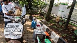 Motor Vespa Ini Gunakan Bahan Bakar dari Sampah Plastik