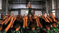 Satgas Rimpac Berlatih Tari Kecak di Atas KRI Makassar 590