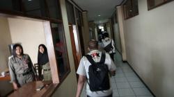 KPK Geledah Rumah Dinas dan Ruang Kerja Bupati Purbalingga Tasdi