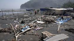 Cuaca Ekstrem di Cilacap, Bangunan Hancur Dihantam Gelombang Tinggi