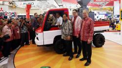 Jokowi Jajal Kendaraan Pedesaan AMMDes di Pembukaan GIIAS 2018