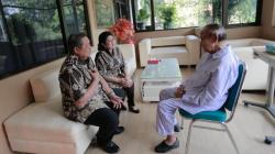 SBY dan Ani Yudhoyono Jenguk Habibie di RSPAD