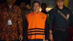 Kena OTT, Bupati Cirebon Pakai Rompi Tahanan KPK
