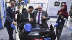 Menteri Ekonomi dan Energi Jerman Kunjungi Kampus Politeknik Manufaktur Astra