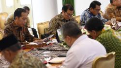 Presiden Jokowi Pimpin Rapat Anggaran Dana Desa dan Dana Kelurahan