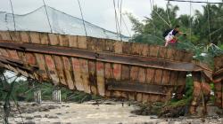 Nyaris Terisolasi, Warga Bungo Jambi Berharap Jembatan Teluk Pandak Segera Diperbaiki