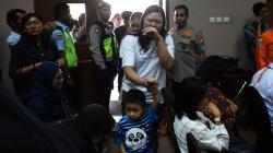 Ratusan Keluarga Korban Lion Air Desak Pencarian Terus Dilakukan