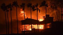 Foto-Foto Kebakaran Hutan Melanda California, 9 Orang Tewas