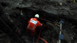 Perawatan Rutin Pipa Saluran Gas oleh Petugas PGN