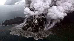 Penampakan dari Udara Letusan Gunung Anak Krakatau