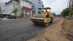 Jalan Raya Gubeng Siap Diaspal Pascaambles 
