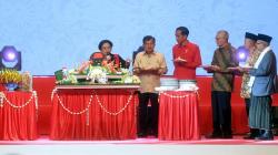 Pakai Kemeja Merah, Presiden Jokowi Hadiri HUT ke-46 PDIP