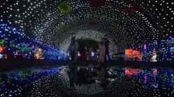 Berwisata ke Tasikmalaya, Melihat Pesona Warna-Warni Taman Lampion