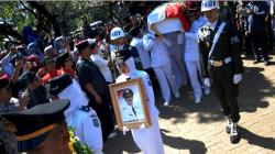Suasana Pemakaman Mantan Bupati Gowa Ichsan Yasin Limpo