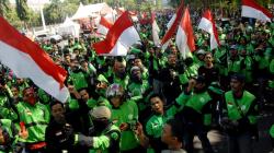 Ratusan Pengemudi Gojek Konvoi Protes Pernyataan Bos Taksi Malaysia