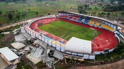 Foto-Foto Atap Stadion Sport Center Jabar Ambruk