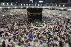 Terungkap! Ini Makna Mendalam Menghadap Kiblat Saat Salat yang Jarang Diketahui