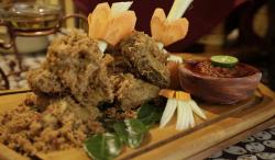 Wisata Kuliner Bandung! Ini Rekomendasi Lesehan Enak dan Legendaris