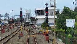 Tertemper Motor di Pelintasan Jerakah-Poncol Semarang, KA Barang Petikemas Berhenti Luar Biasa