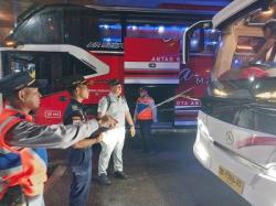 Jelang Puncak Arus Libur Sekolah, Angkutan Umum di Mamuju Jalani Ramp Check, Sopir Ikut Diperiksa