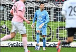 Kiper Timnas Indonesia Emil Audero Resmi Gabung Rayo Vallecano, Siap Bersaing Jadi Starter