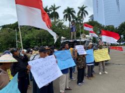 Puluhan Ahli Waris Tol Cimanggis-Cibitung Jatikarya Demo di Monas, Minta Presiden Tuntaskan Sengketa