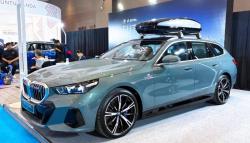 Mobil Listrik BMW i5 Touring Mobil Termahal di PEVS 2025