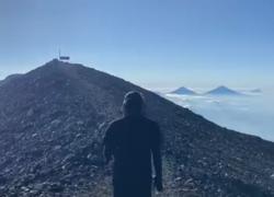 Swafoto Berujung Petaka, Pendaki Asal Brebes Terjatuh di Kawah Gunung Slamet