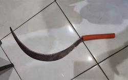 Ngeri! Bubarkan Tawuran di Cimanggis Depok, Polisi Sita 7 Celurit hingga Senjata Airsoft Gun