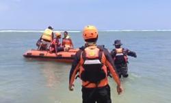 2 Wisatawan Jakarta Terseret Ombak di Pantai Pasput Lebak, Satu Korban Masih dalam Pencarian